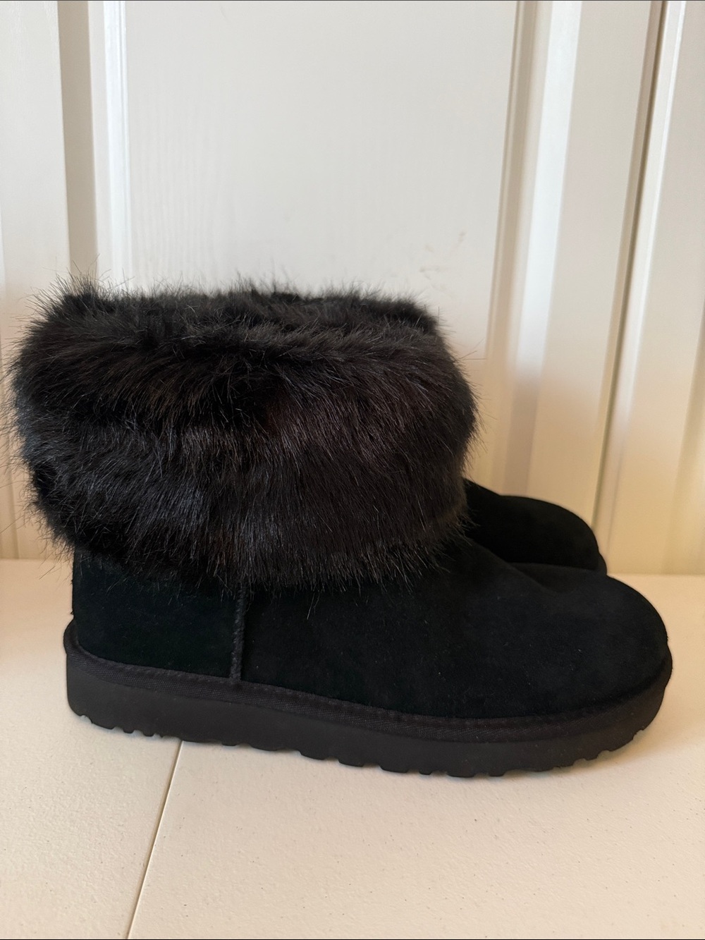 NEW - UGG Mini Blakeley Black Suede Ankle Boots with Plush Fur Cuff (sz 9)